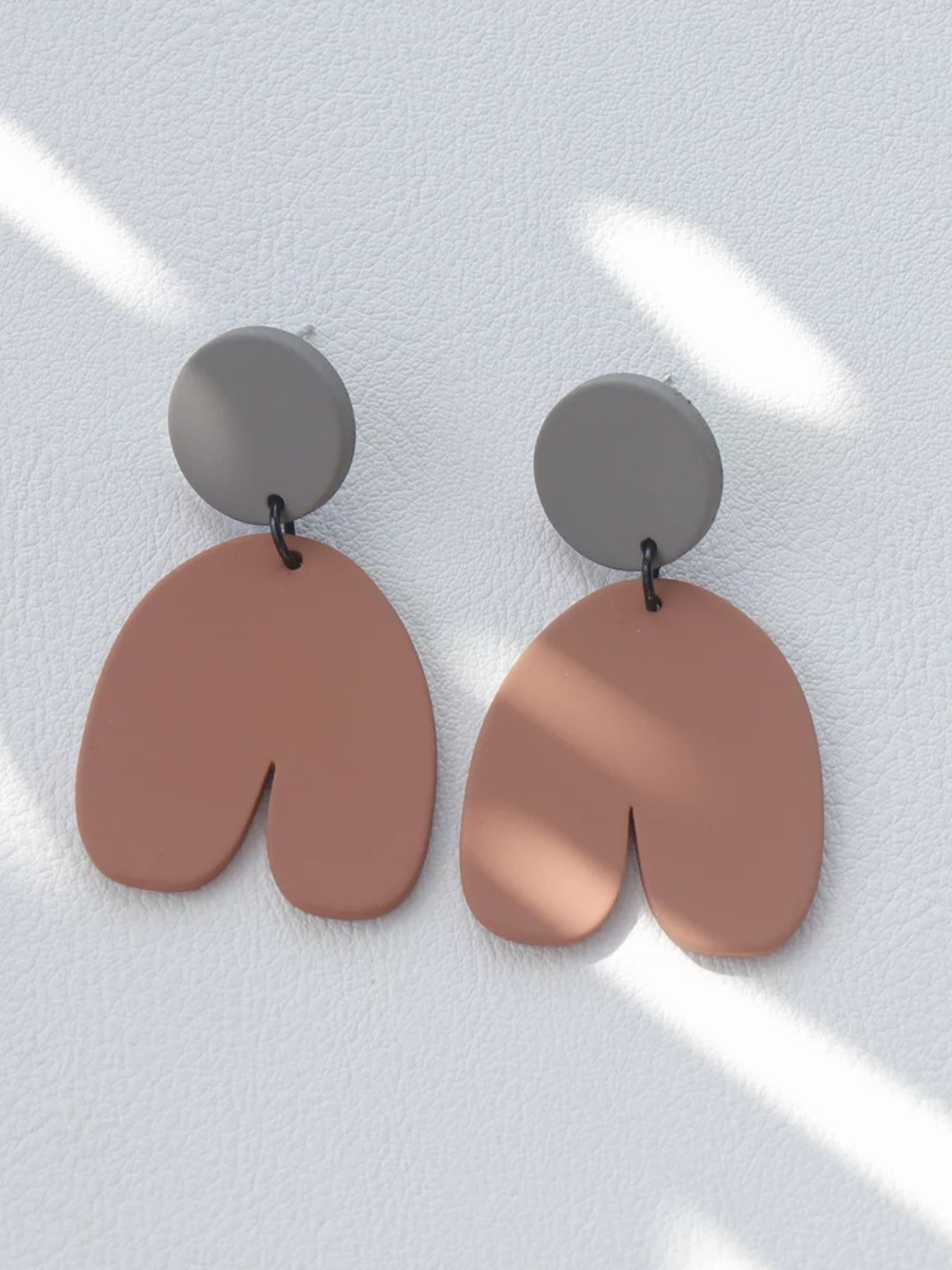 Neutral Funky U Clay Earrings gga.lt